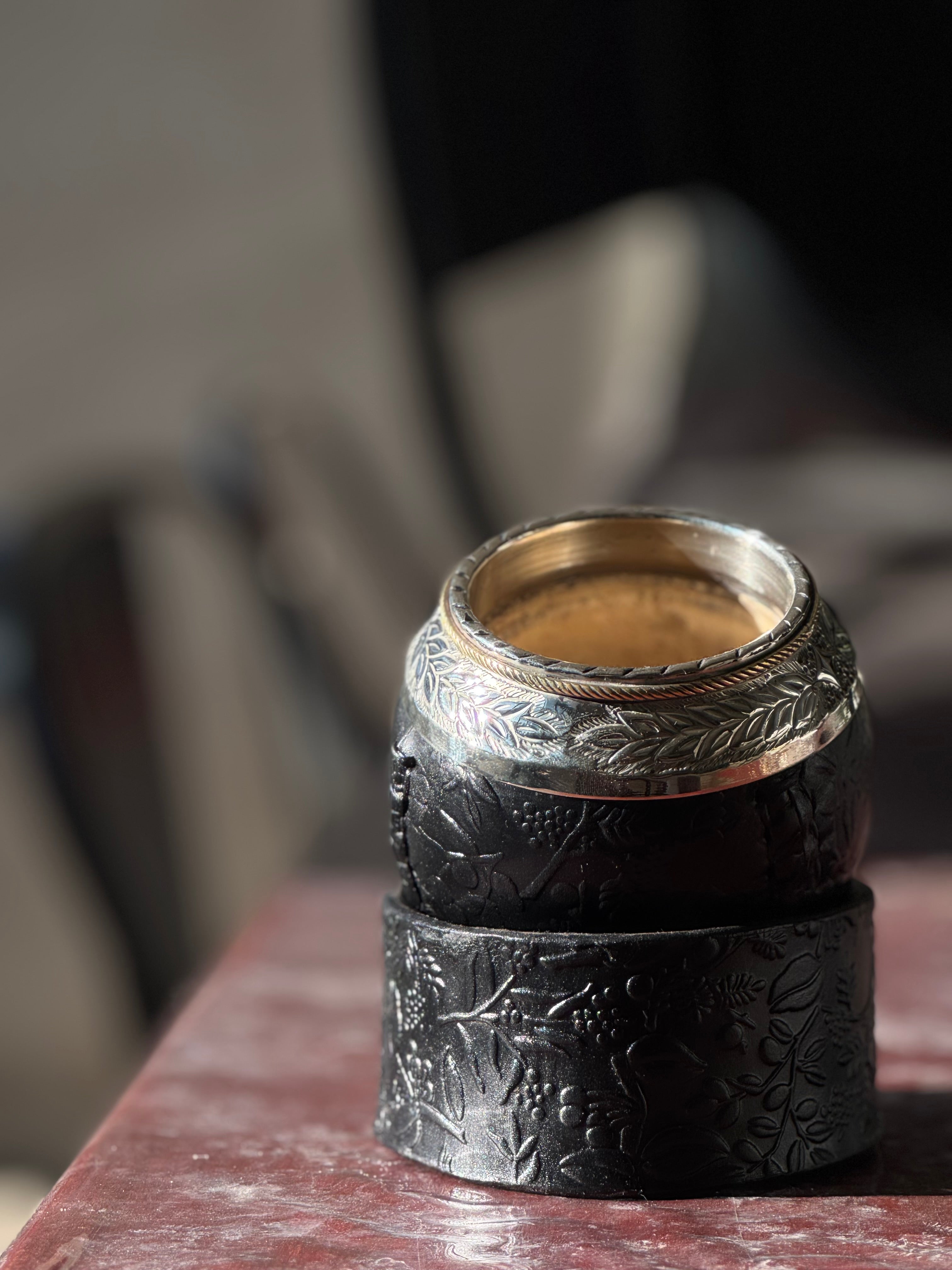 Mate torpedo bolita cuero repujado